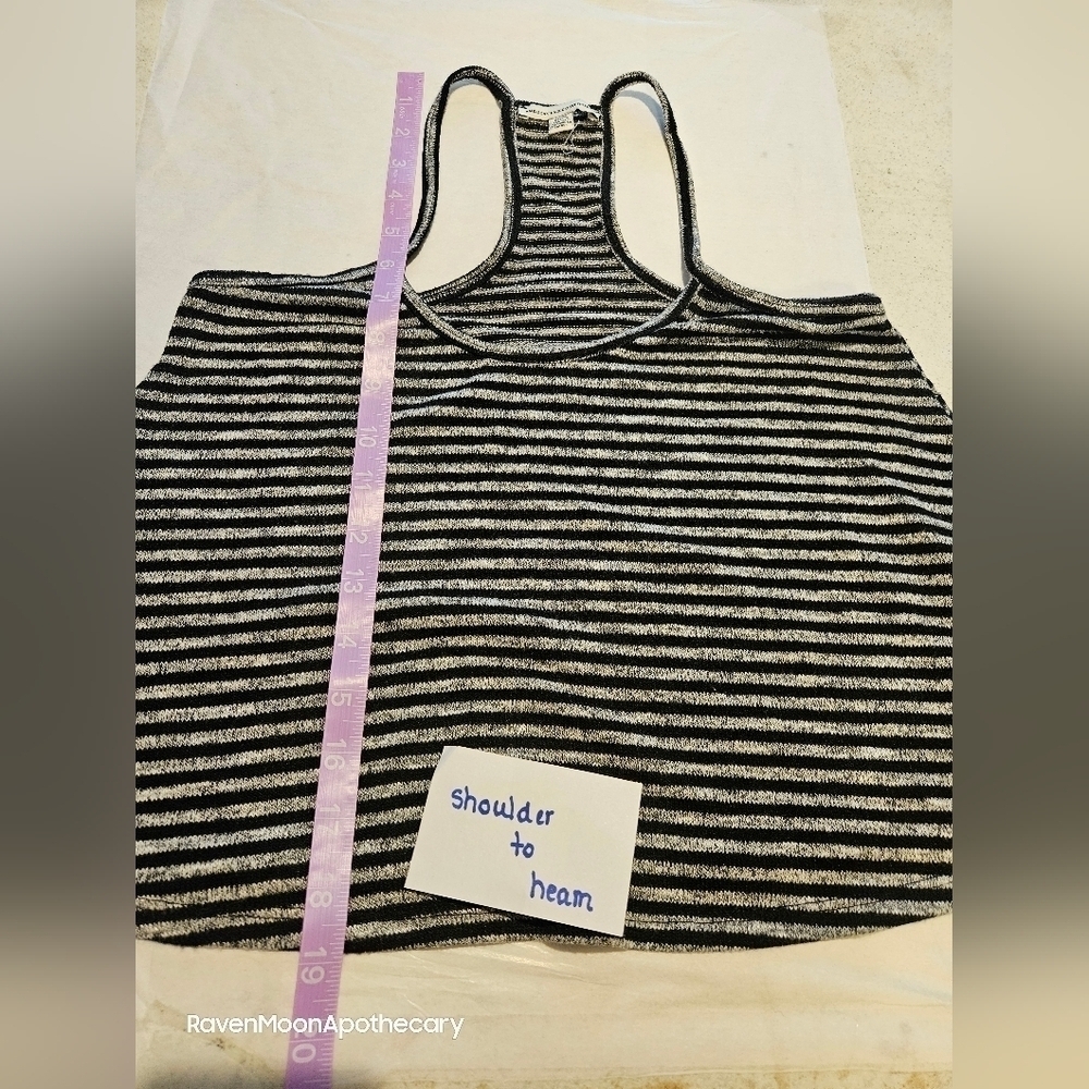 AEO Tank - Picture 10 of 11
